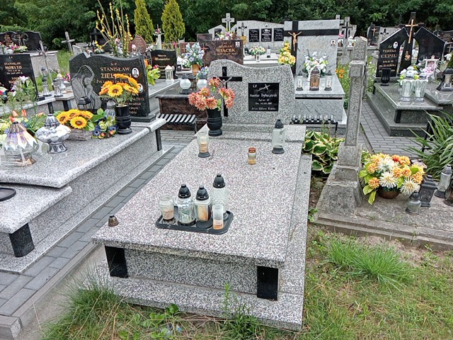 Grób Stanisław Trybuszewski